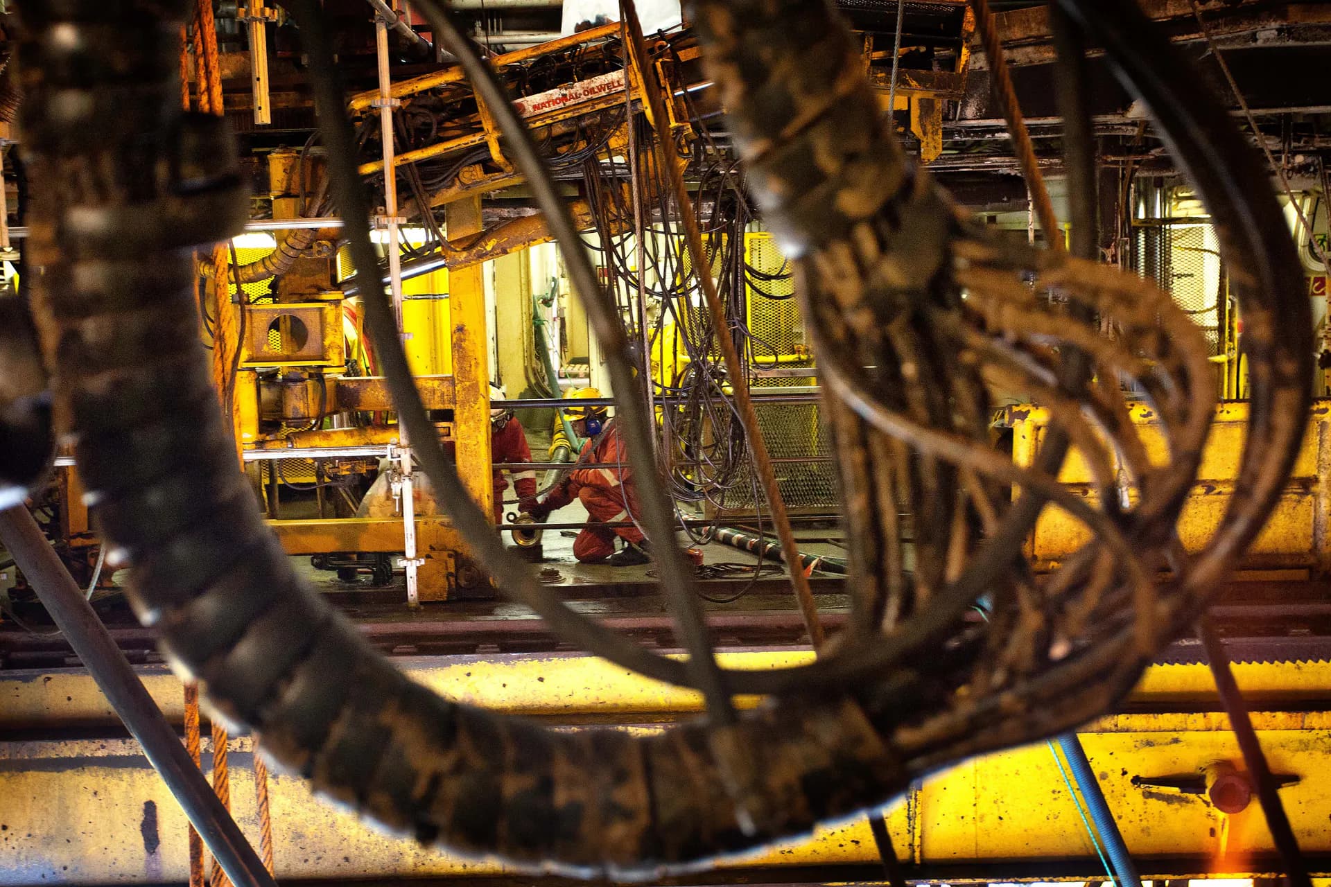Crew at work on the drill floor of a semisubmersible rig