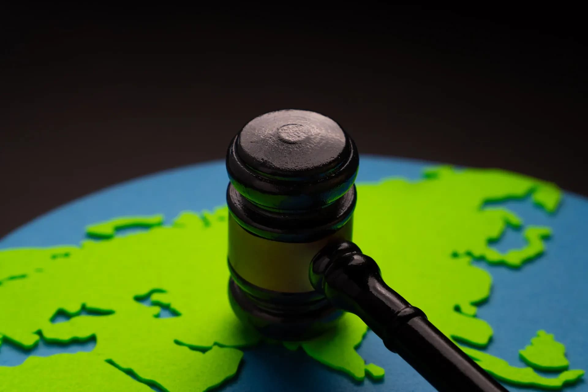 Judge's gavel, representing a judicial ship sale