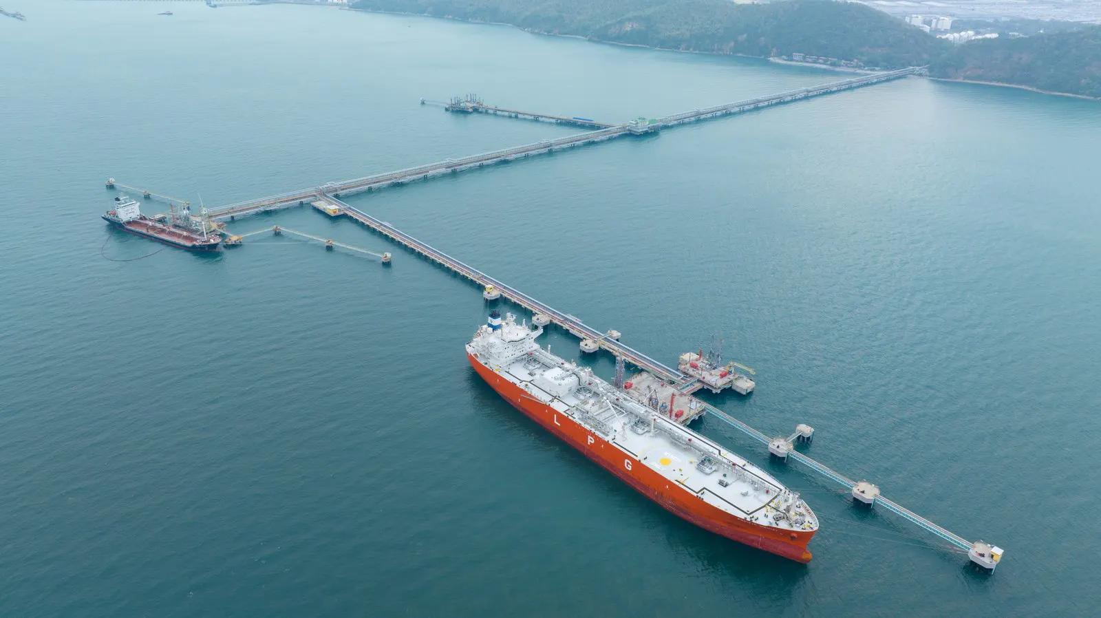 LNG carrier alongside a gas terminal jetty