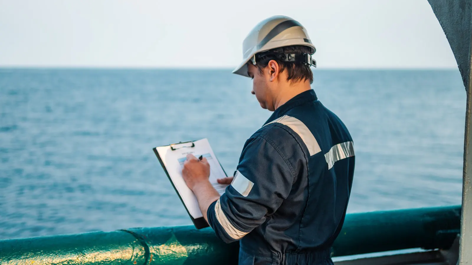 Singaporean Operator Wins Subsea Diving Work In The Arabian Gulf