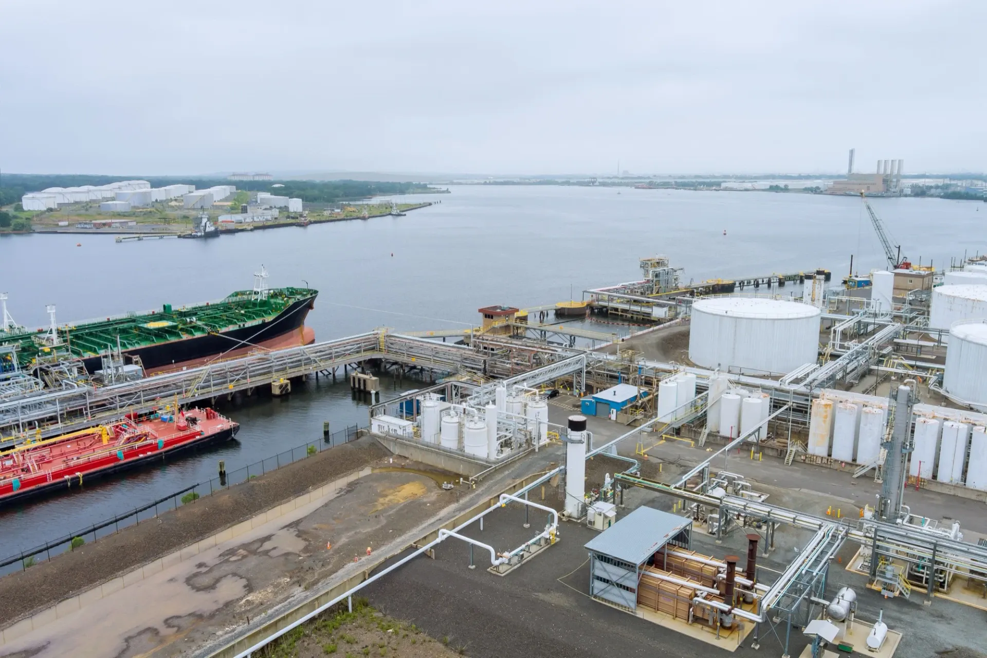 Two China-linked VLCCs abort Hormuz transits as confirmed passages fall 17 percent