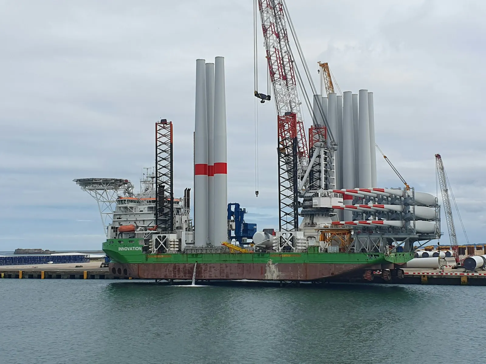 Offshore wind installation at sea